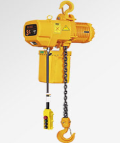 工廠裝配車(chē)間安裝環(huán)鏈電動(dòng)葫蘆用于起重吊裝作業(yè)
